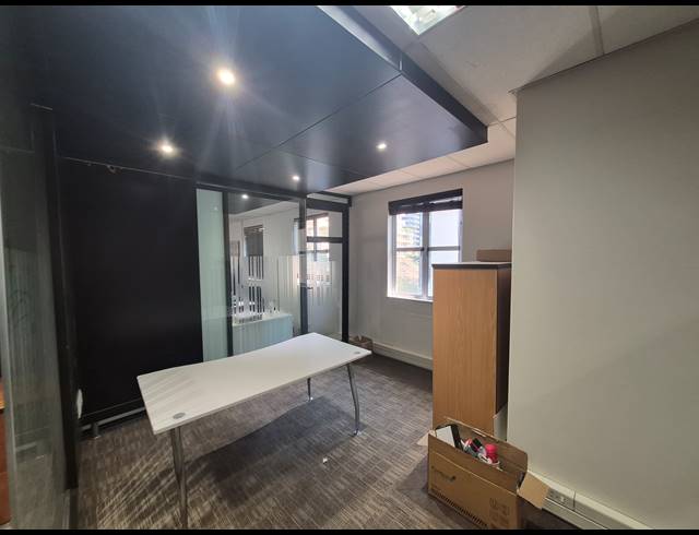 911M² OFFICE TO LET IN SANDTON CENTRAL